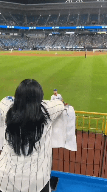 이 야구선수 누군지 아는 사람?? | 인스티즈