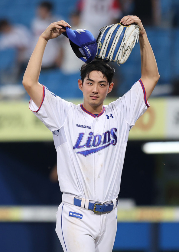 [잡담] 아겜 야구에 여러분이 아는 잘생긴 야구선수 둘 다 안 나와요 | 인스티즈