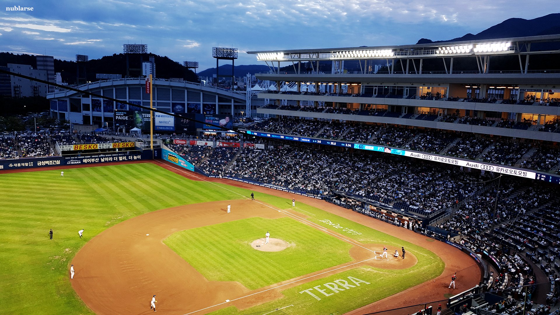 [잡담] 야구장 자랑하면 우리 김엔팍이 빠질 수 없다 | 인스티즈