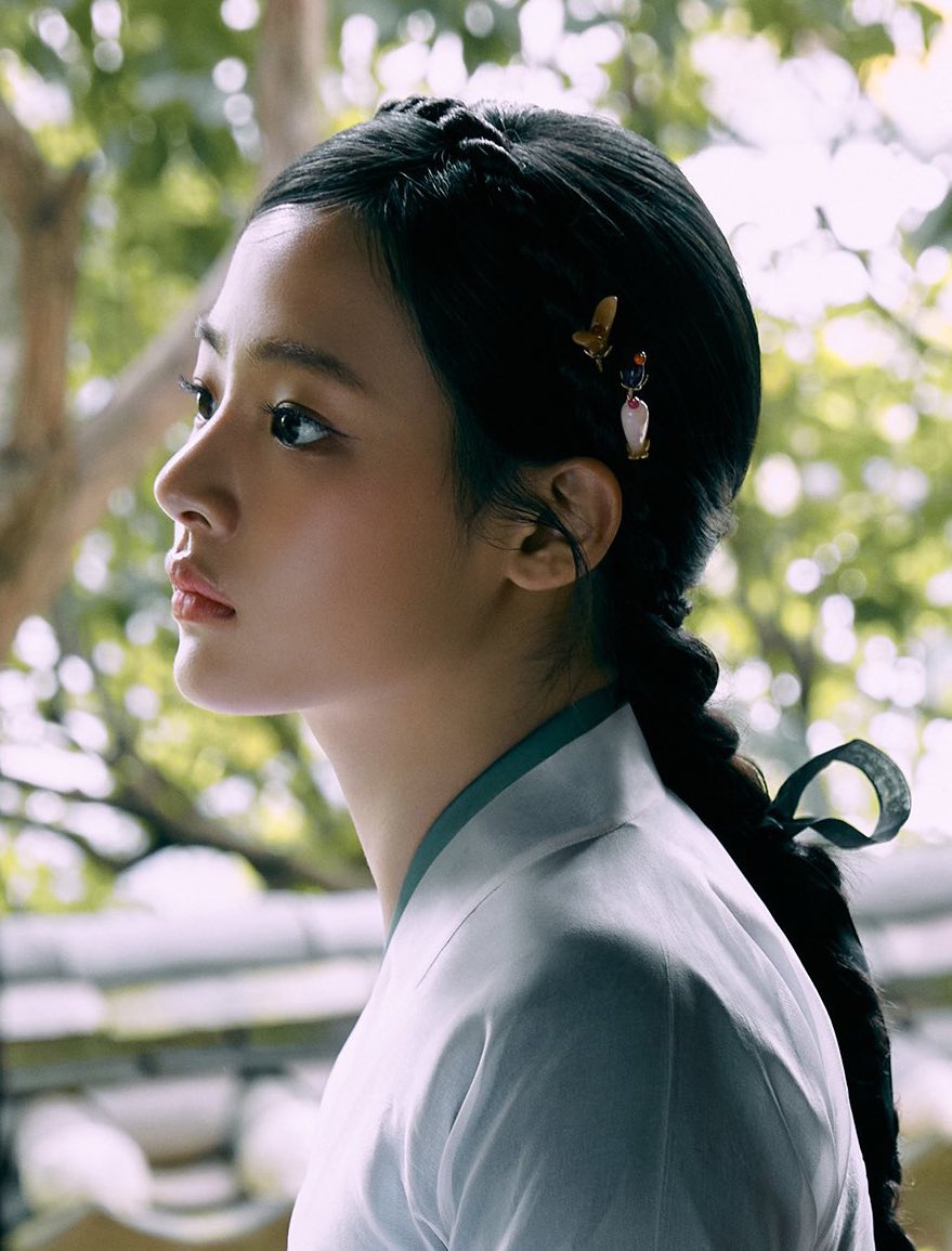 [잡담] 민지 한복 사진 ㄹㅇ 미쳤다 | 인스티즈