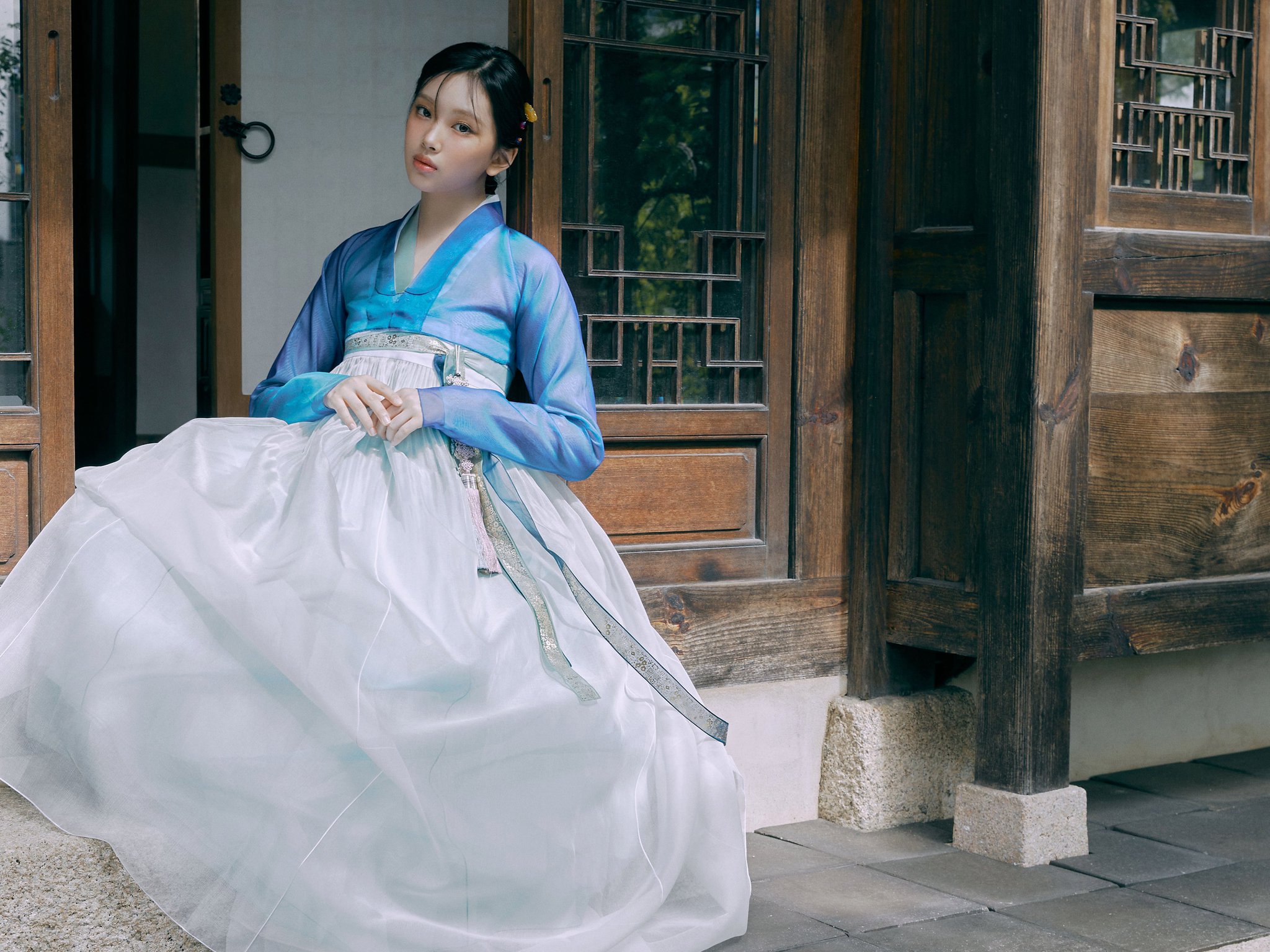 [잡담] 뉴진스 추석 인사 영상 & 사진 떴다 | 인스티즈