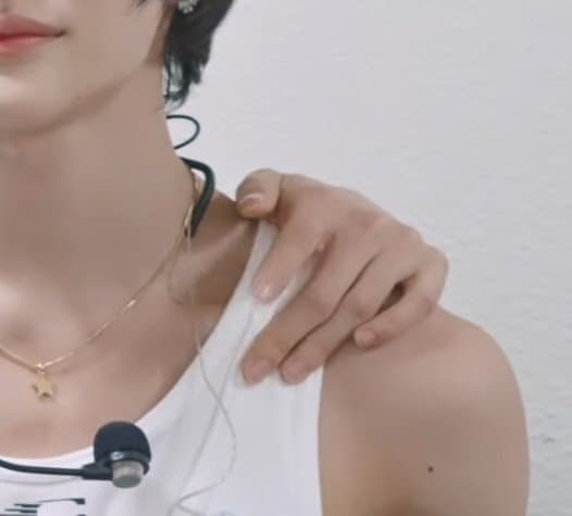 [잡담] 원빈이 점 위치도 어케 이러지 | 인스티즈