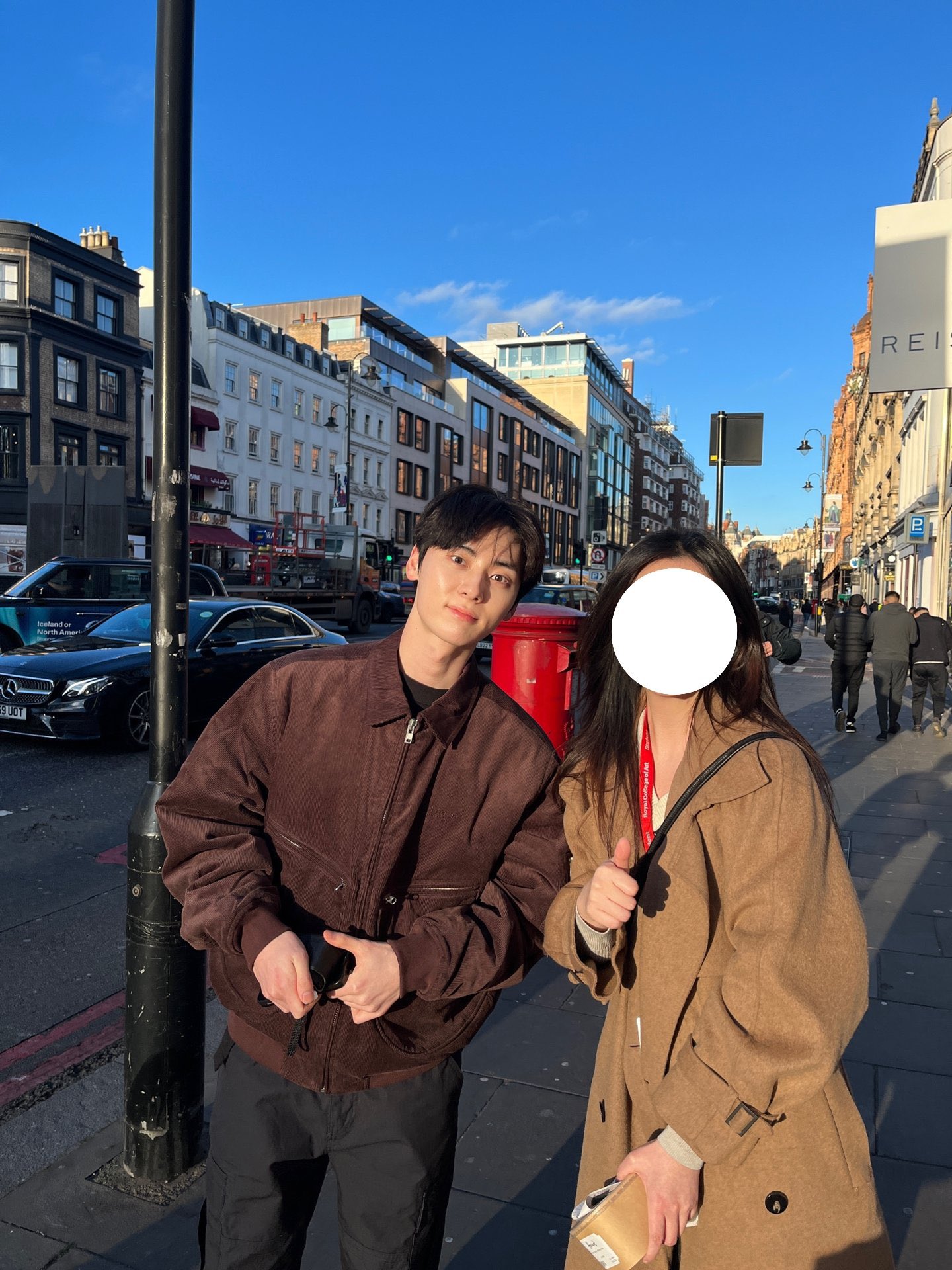 [잡담] 황민현 이 아우터들 정보 아는사람? | 인스티즈