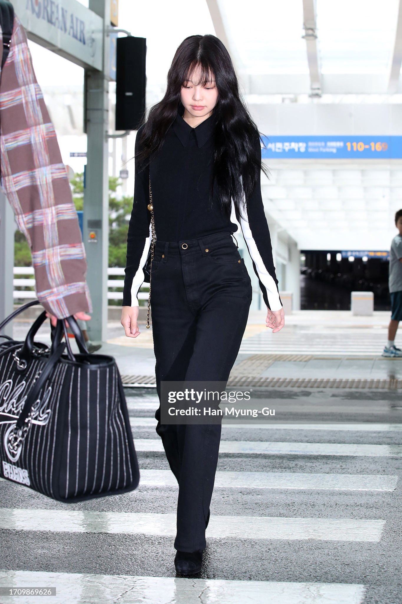 [잡담] 제니 어제 출국하는거 게티 이미지 머야 ㅋㅋㅋㅋ | 인스티즈