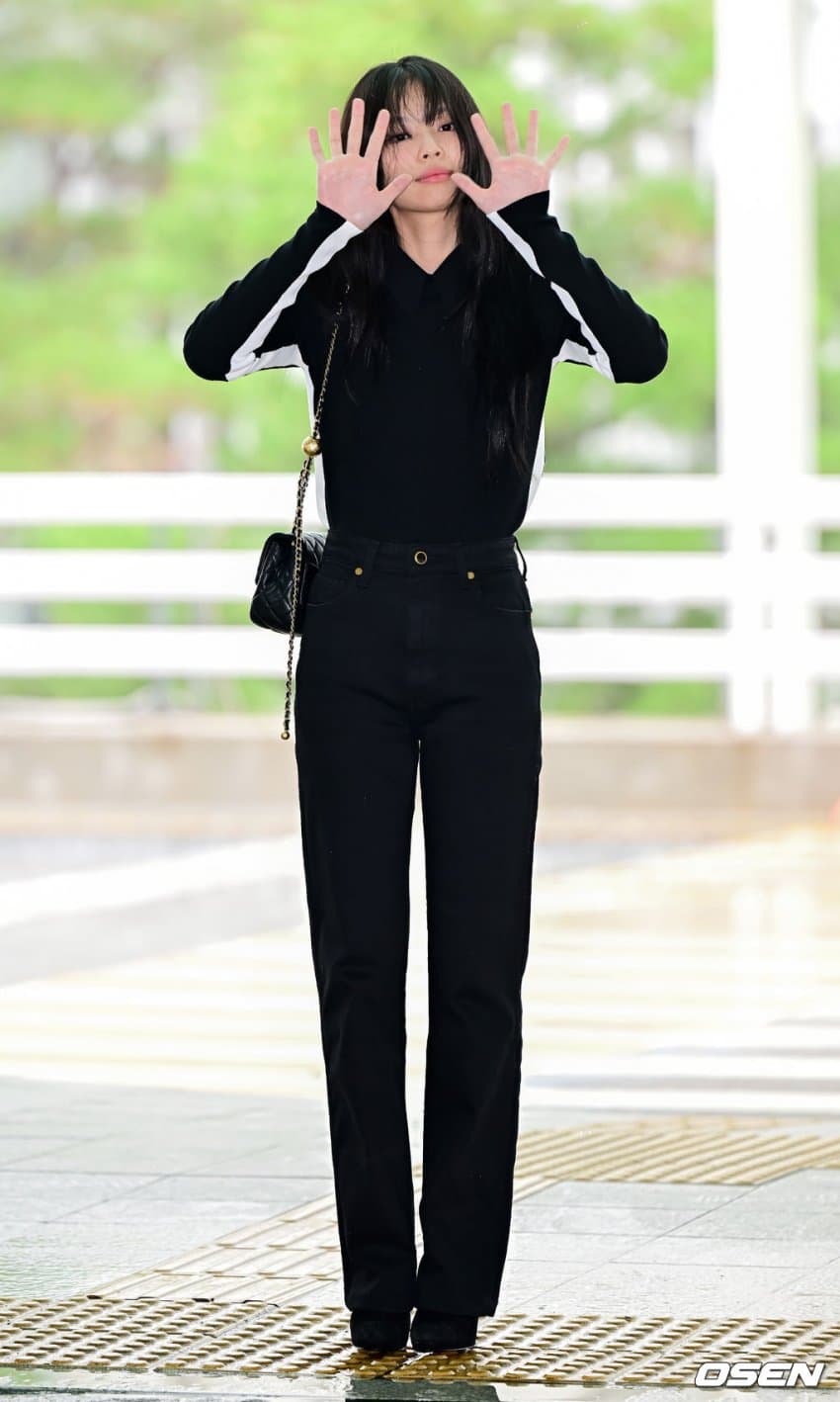 [잡담] 제니 이거 인생바지 같아 | 인스티즈