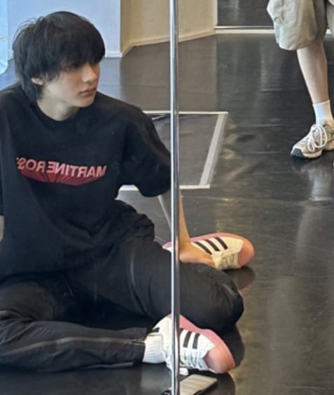 [잡담] 앤톤 이 티셔츠 짱좋아하나봐 | 인스티즈