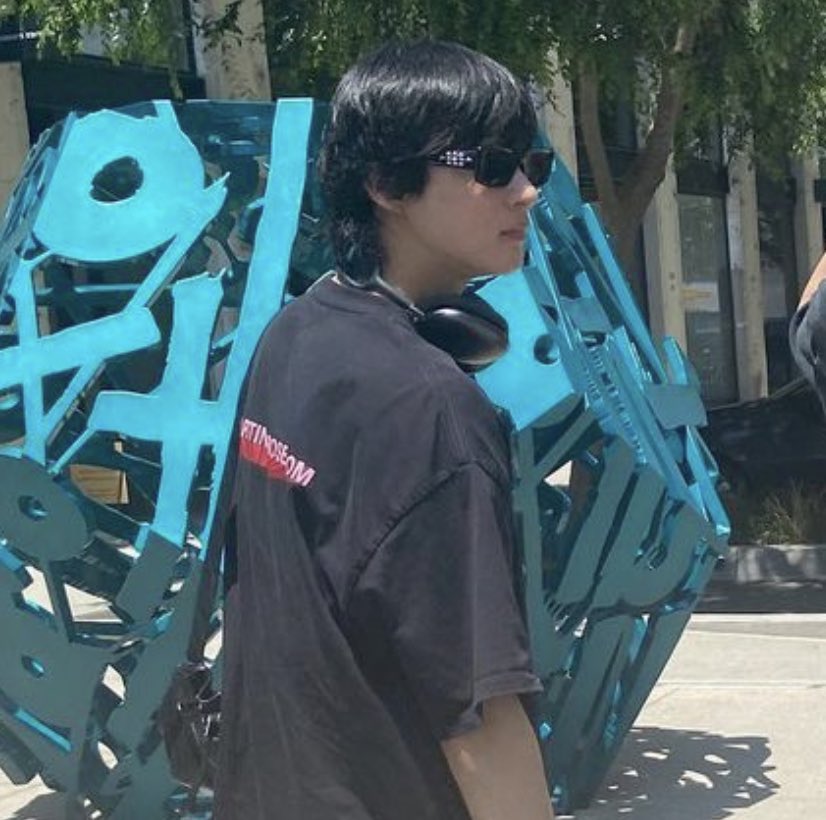 [잡담] 앤톤 이 티셔츠 짱좋아하나봐 | 인스티즈