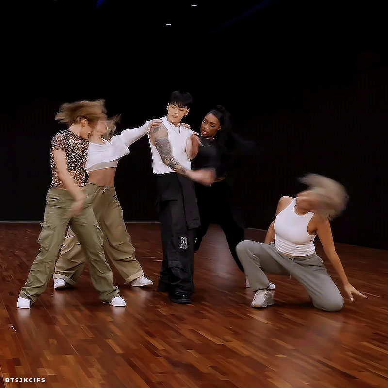 [잡담] 아니 정국 댄서분 갑자기 이러시길래 좀 당황스러웠는데 | 인스티즈