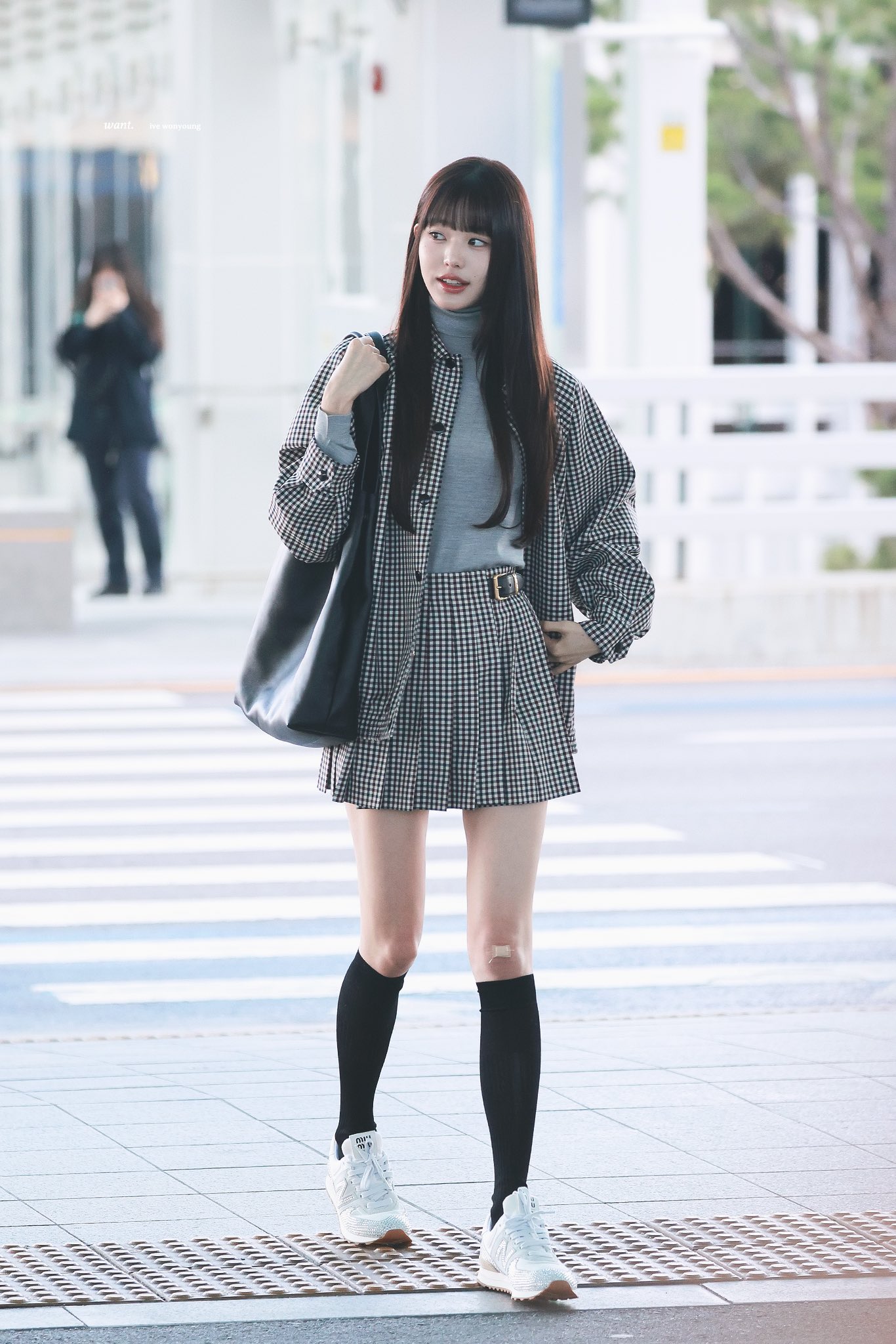 [잡담] 원영이 앞머리랑 미우미우 착장이랑 잘어울려 | 인스티즈
