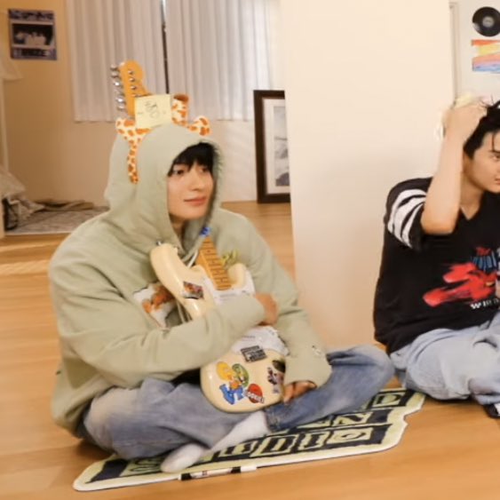 [잡담] 앤톤 이거 넘 쪼꼬미 | 인스티즈