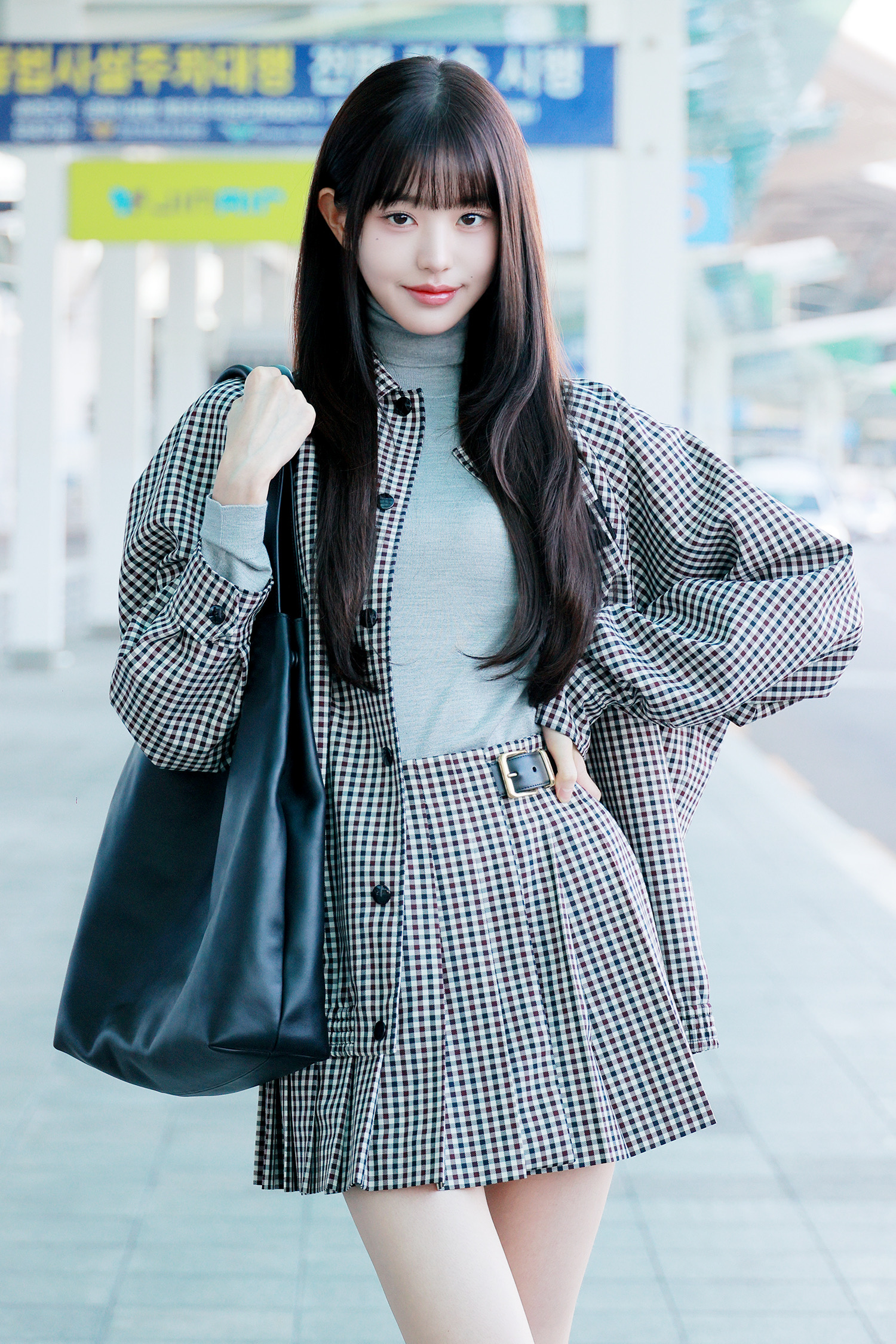 [잡담] 원영이 앞머리랑 미우미우 착장이랑 잘어울려 | 인스티즈