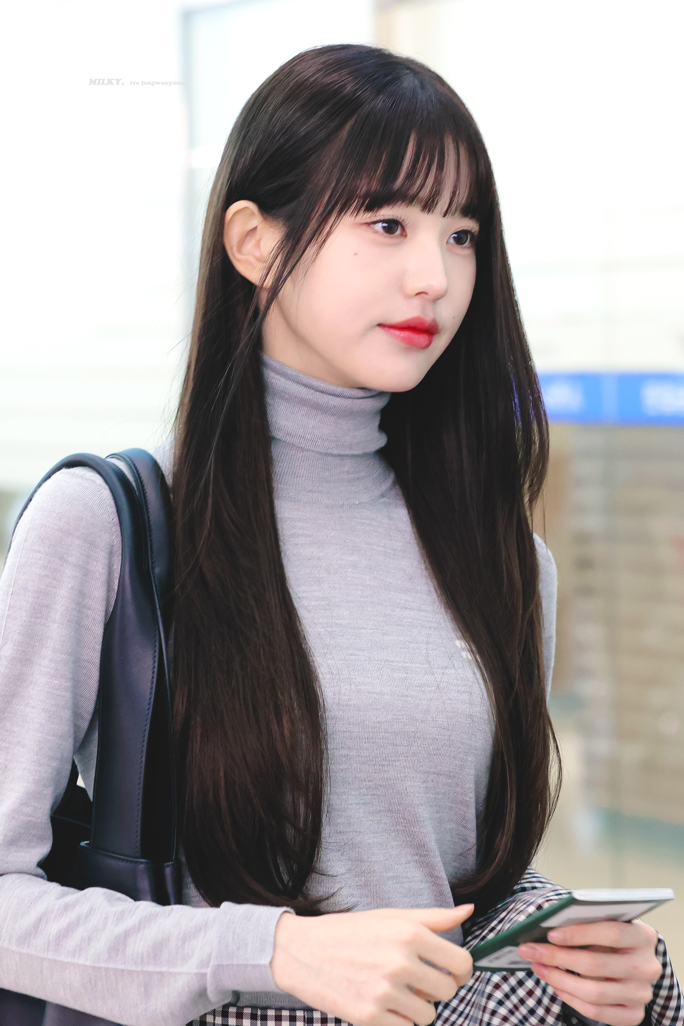 [잡담] 원영이 앞머리랑 미우미우 착장이랑 잘어울려 | 인스티즈