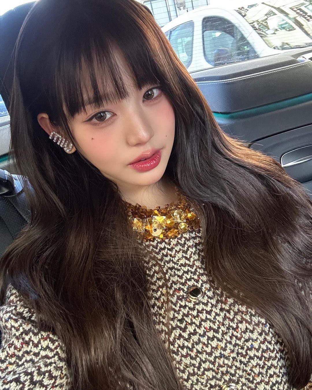 [잡담] 장원영 인스타에 미우미우 게티 사진 올린거 귀여워 | 인스티즈