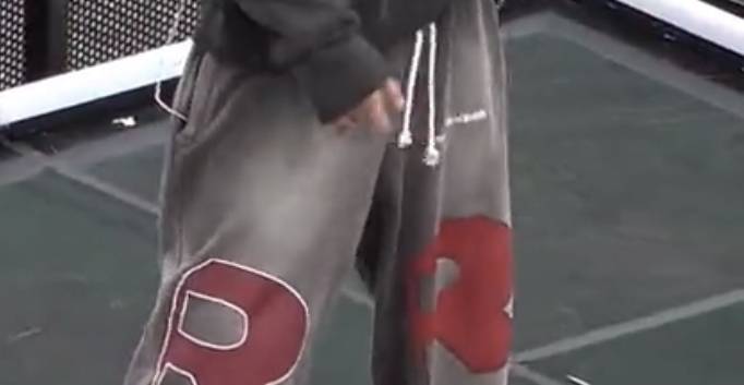 [잡담] 혹시 이 바지 정보 아는 사람?!! 무신사에 팔거처럼 생겼어 | 인스티즈