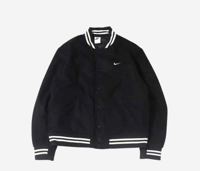 [잡담] 패잘알 익드라 이거 나이키 아우터 살까 말까??🥺 | 인스티즈