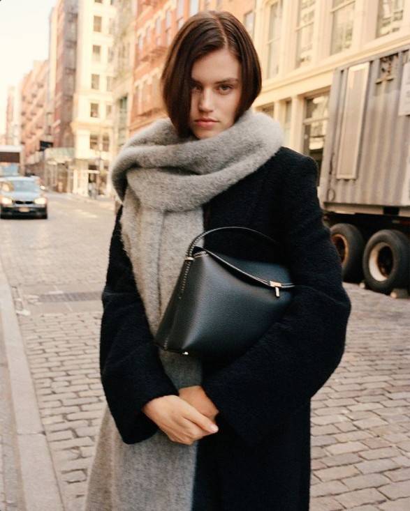 [잡담] 여익들아 이 가방 어때 나 완전 사랑에 빠져버렸음….. | 인스티즈