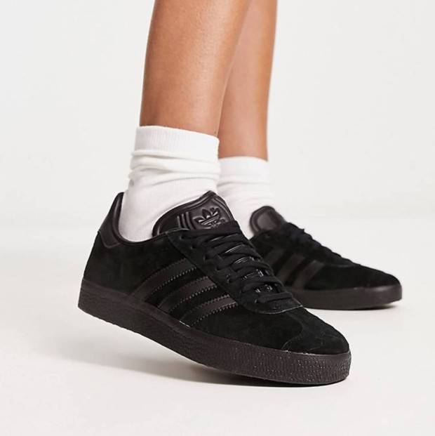 [잡담] 아디다스 신발 장만 했는데 어떻게 코디 하는 게 좋을 거 같아? | 인스티즈