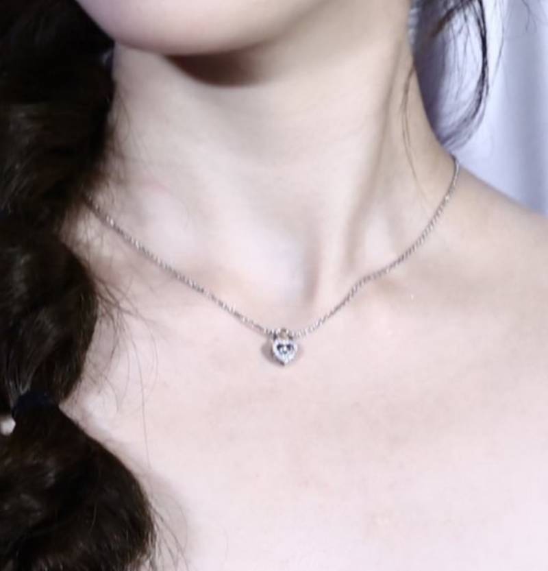 [잡담] 서치 장인 익인이들아 혹시 이 목걸이 같이 찾아줄 수 있을까ㅜ | 인스티즈