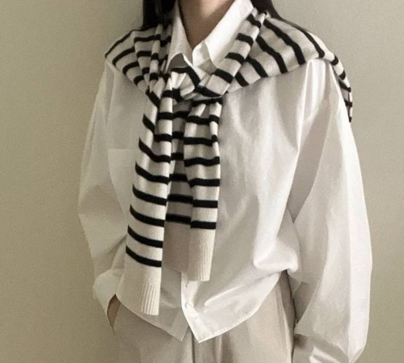 [잡담] 셔츠에 스트라이프 숄 두르는 코디 요새도 많이 하니 ? ㅠㅠㅠ 질문😫🤦‍♀️ | 인스티즈