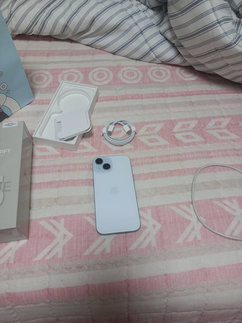 [잡담] 아이폰15 왓다 블루 색상 보구 가 💙 | 인스티즈