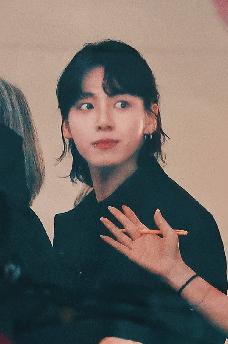 [잡담] 정국 장발 반묶음하고 행사장 왔던 날 진짜 이뻤네ㅋㅋㅋㅋ | 인스티즈