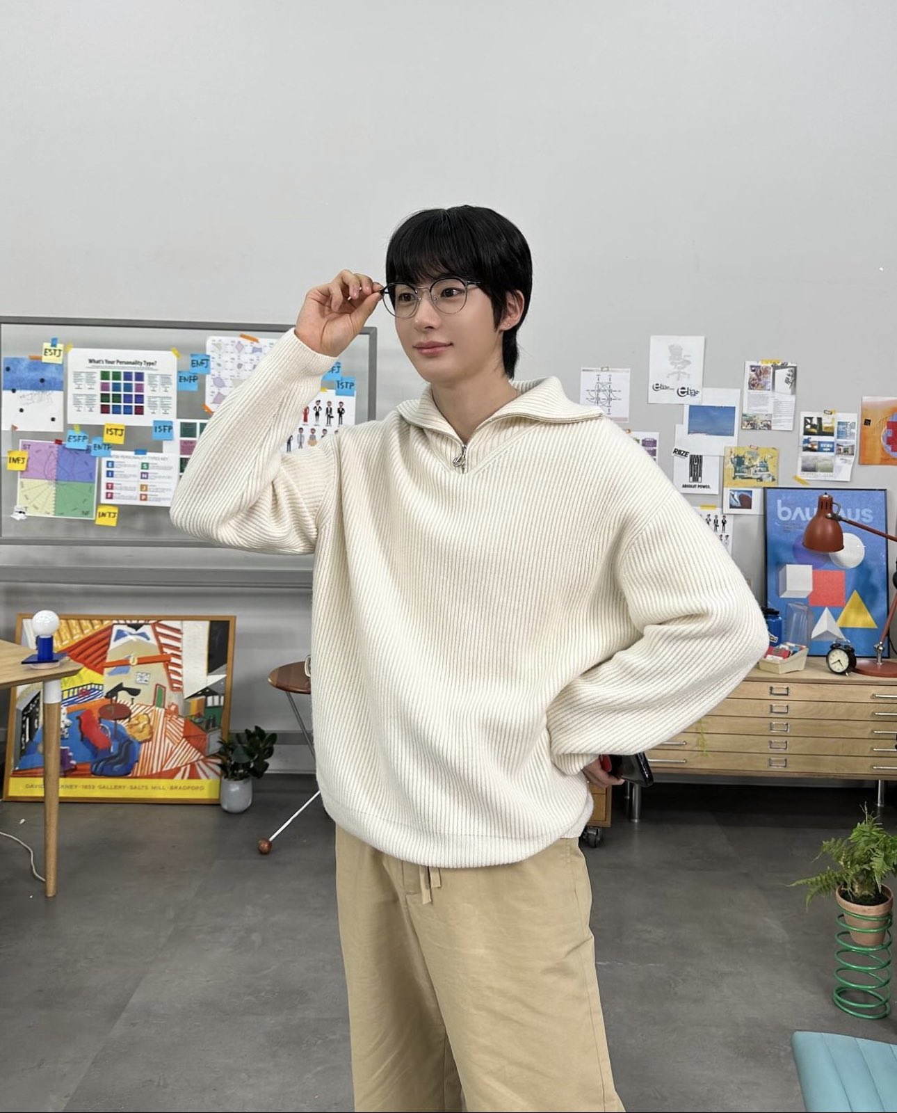 [잡담] 앤톤이 오늘 왜 이렇게 얼딩이지 | 인스티즈