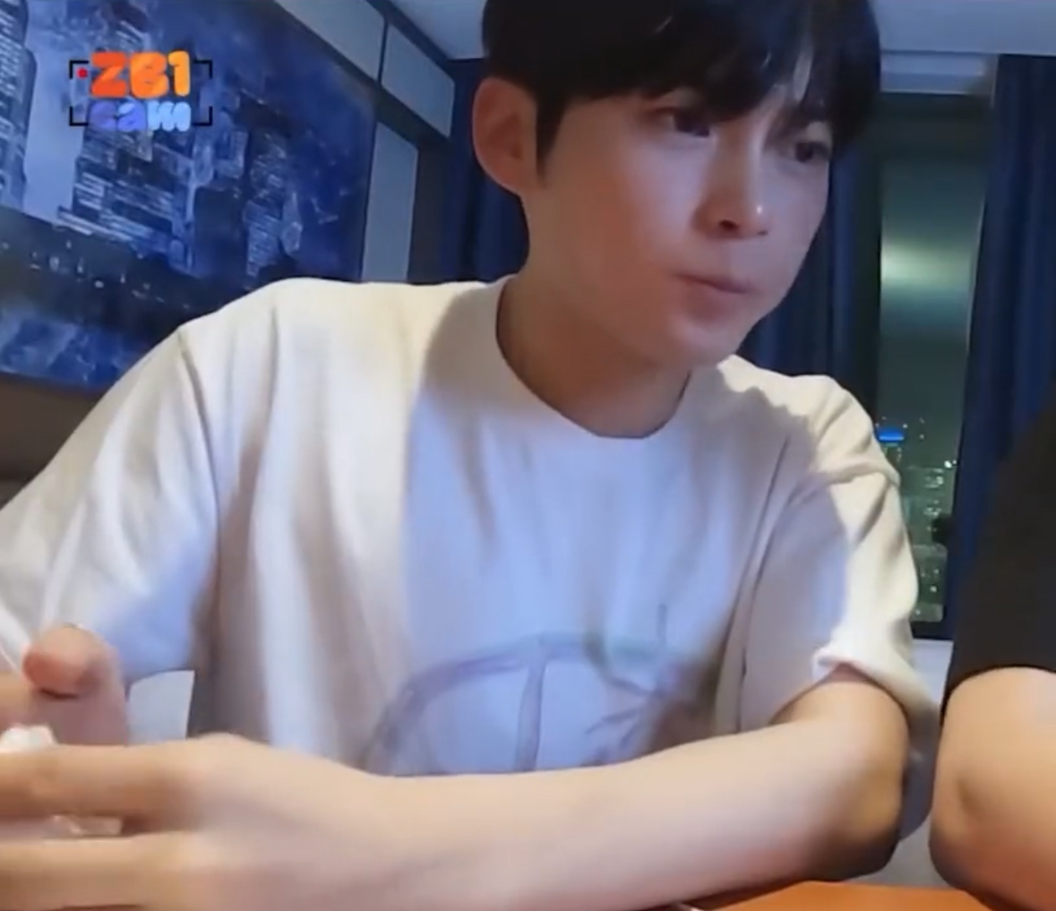 [잡담] 성한빈 성인이야?? | 인스티즈