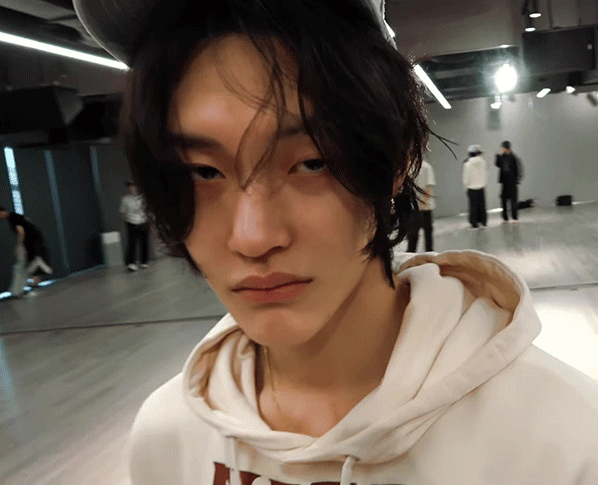 [잡담] 지금 거의 한시간쯤 돌려보는 원빈 퀭냥이 | 인스티즈