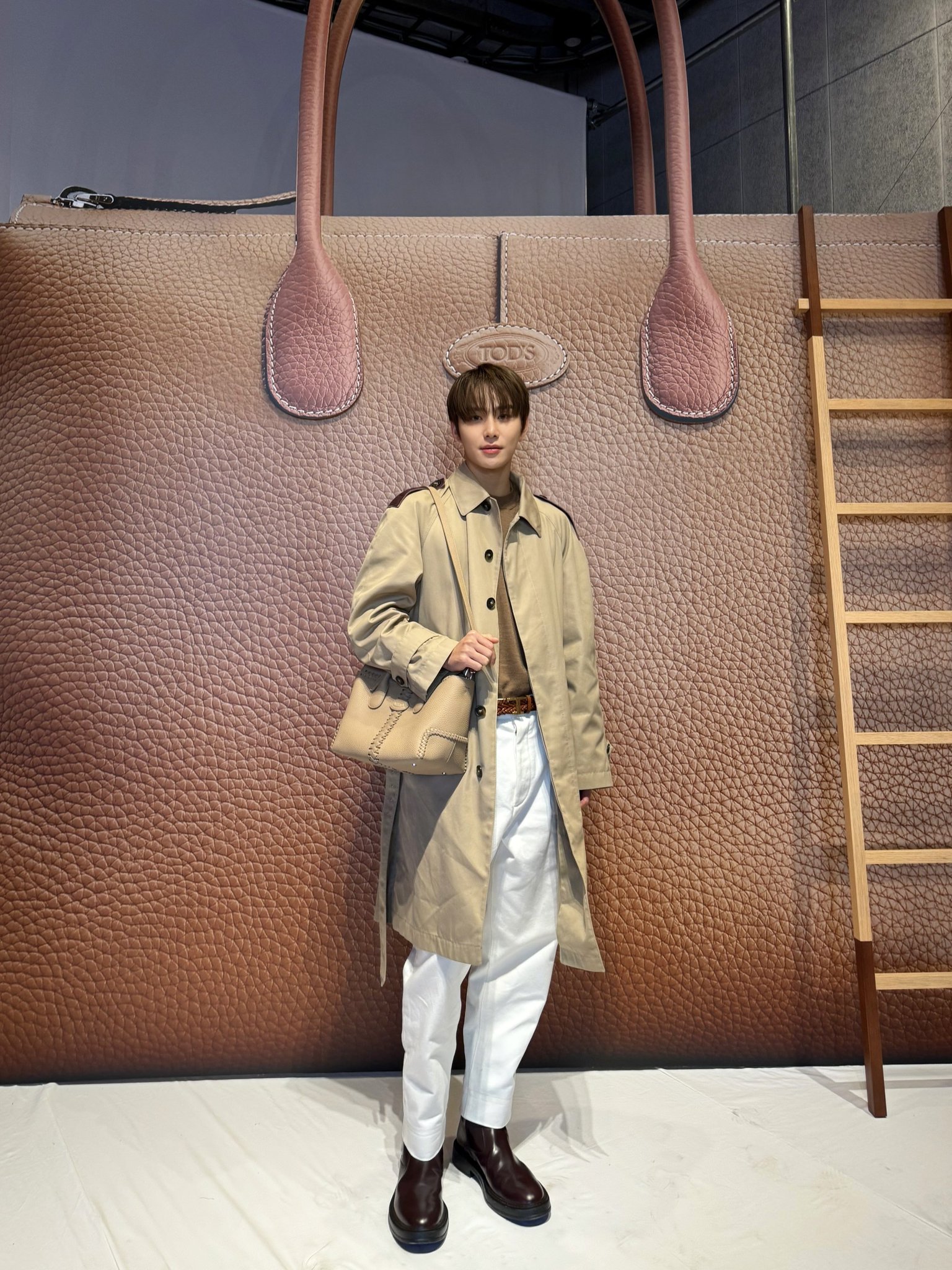 [잡담] 토즈정우 사진 올라왔는데 얼굴 크기 이거 맞아요…? | 인스티즈