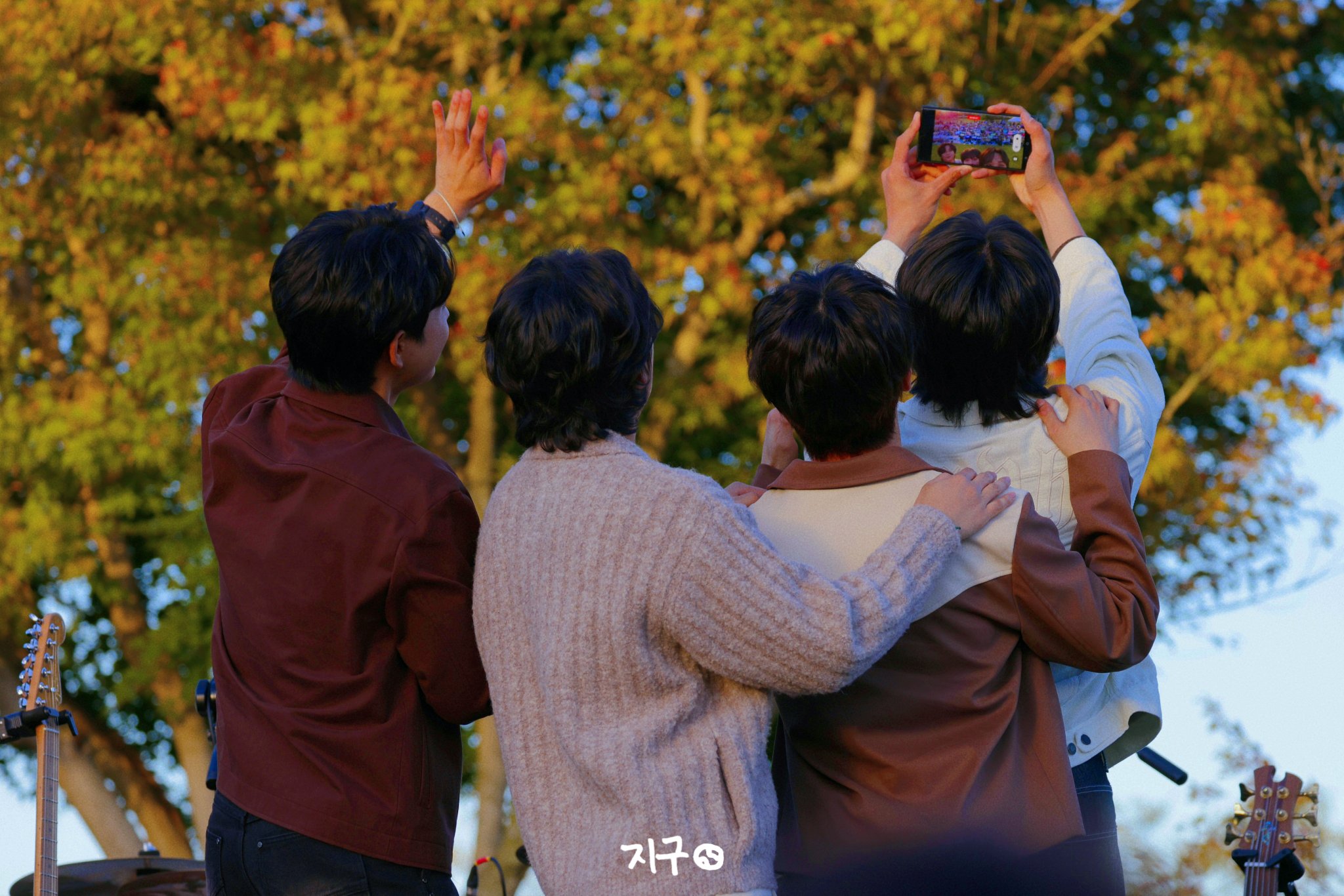 [잡담] 진짜 이 강아지 밴드 어떡하지? | 인스티즈