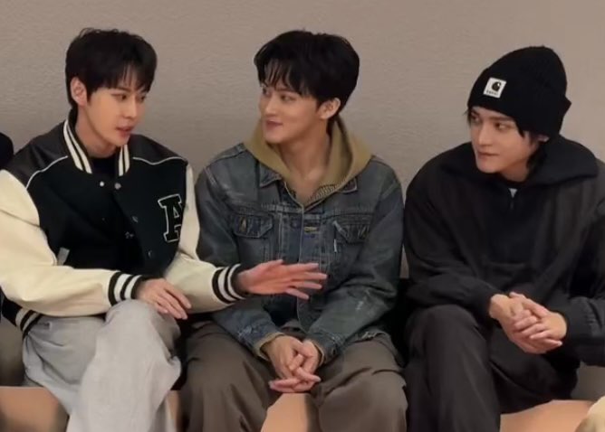 [잡담] 오늘 엔시티 마크 영통팬싸 착장 청자켓인가? 예쁘다ㅠㅠ | 인스티즈