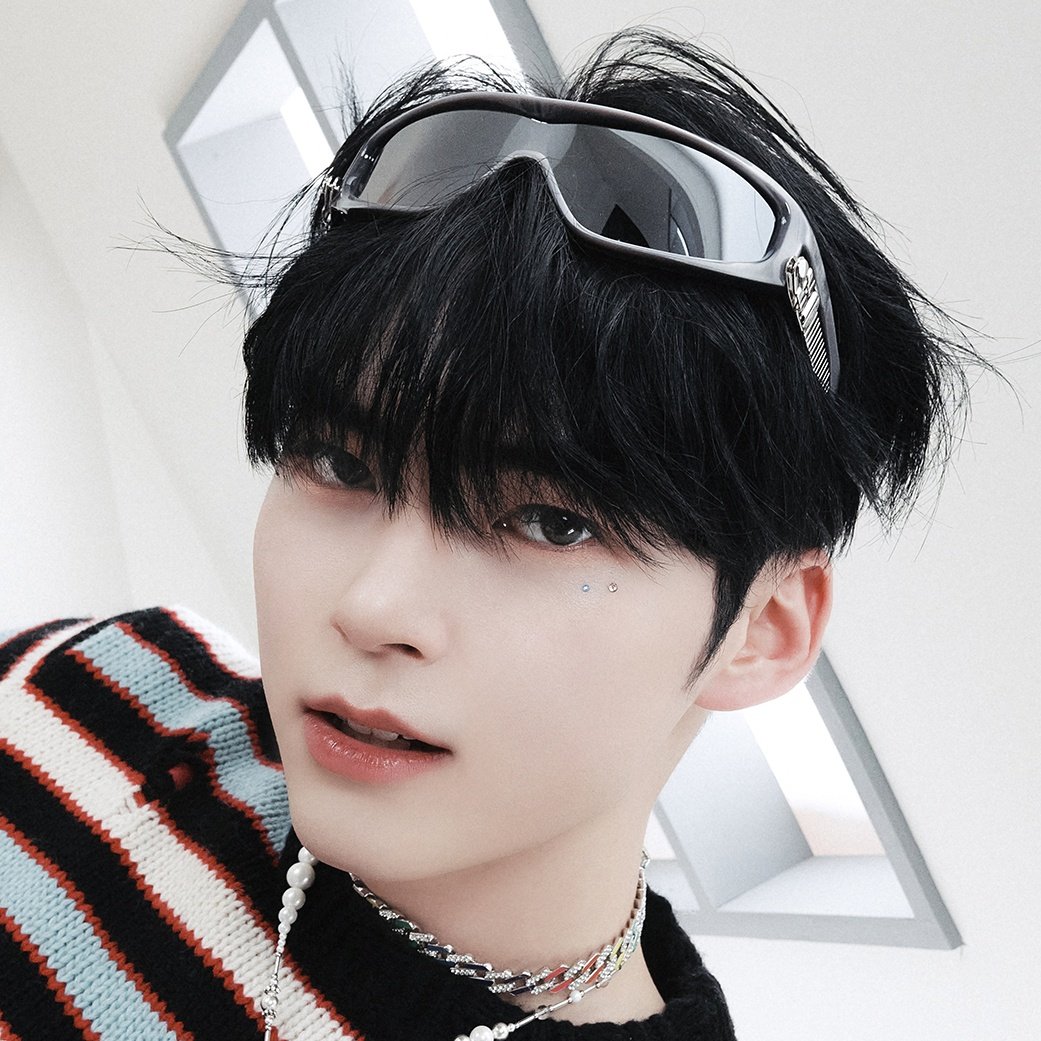 [잡담] 성한빈 눈 밑에 눈물점처럼 박아둔 큐빅 | 인스티즈