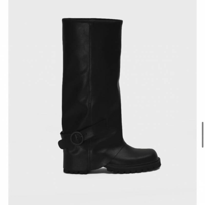 [잡담] 비슷한 디자인 부츠인데 뭐 살지 골라주라 !! | 인스티즈