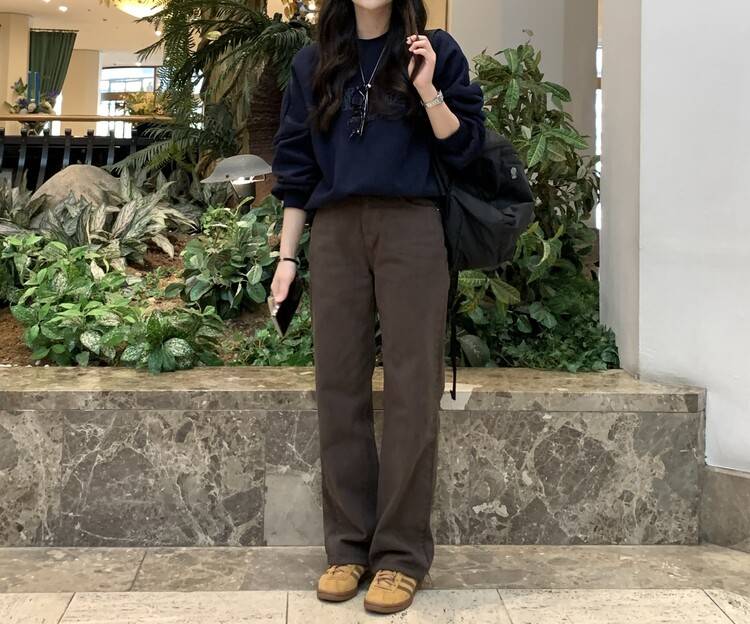 [잡담] 바지 뭐가 더 잘 어울릴 것 같은지 골라주라!! | 인스티즈