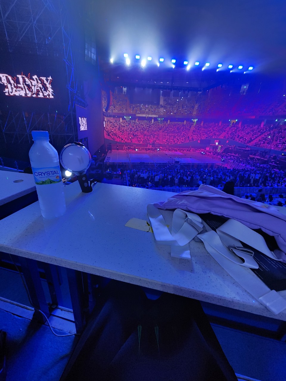 [잡담] 슈가콘때 극싸까지 풀어서 테이블석있었음 콘서트많이 갔는데 처음임ㅋㅋㄲ | 인스티즈