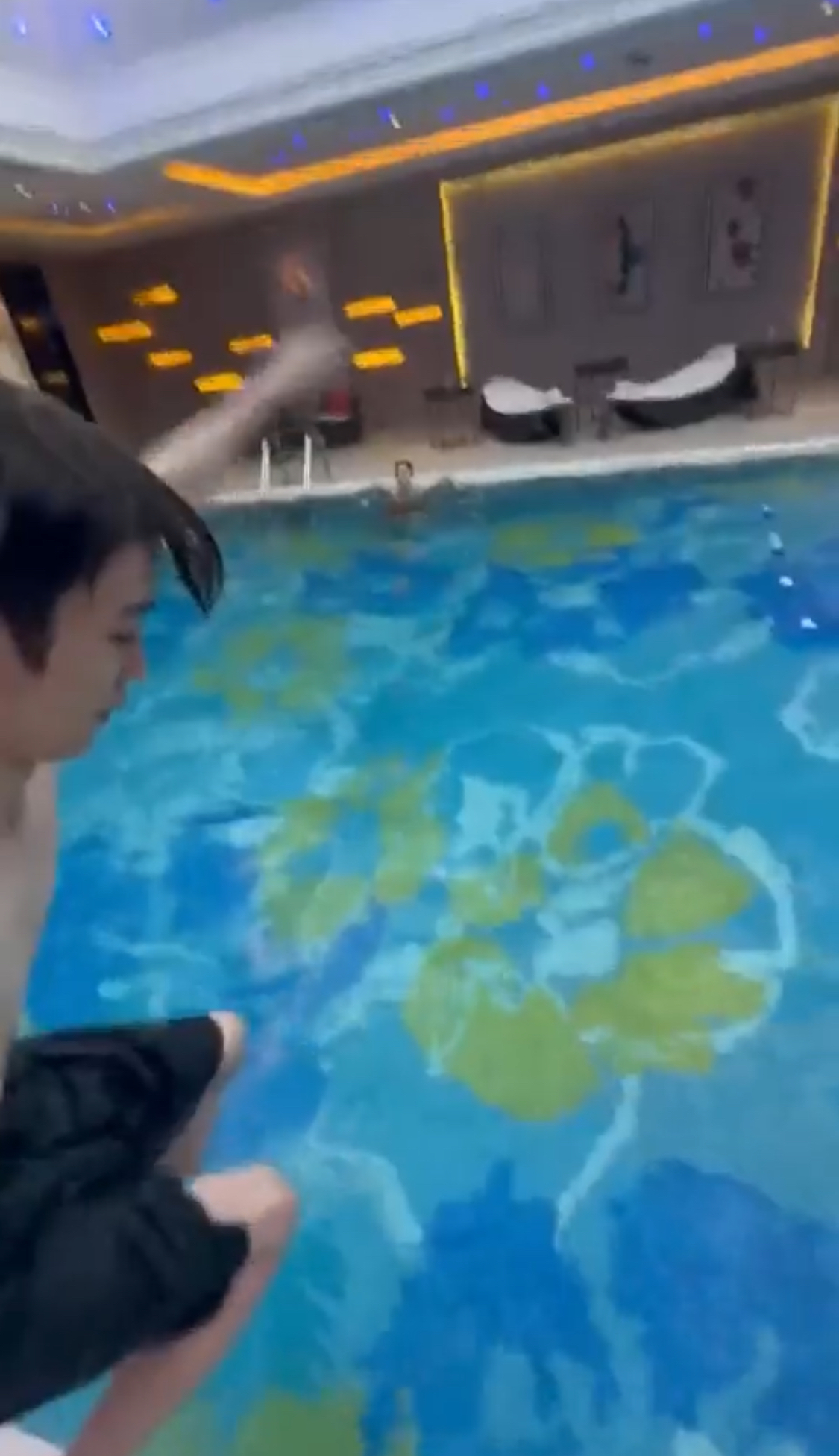 [잡담] 라이즈 사우디에서 수영했다는 거 이건가 | 인스티즈