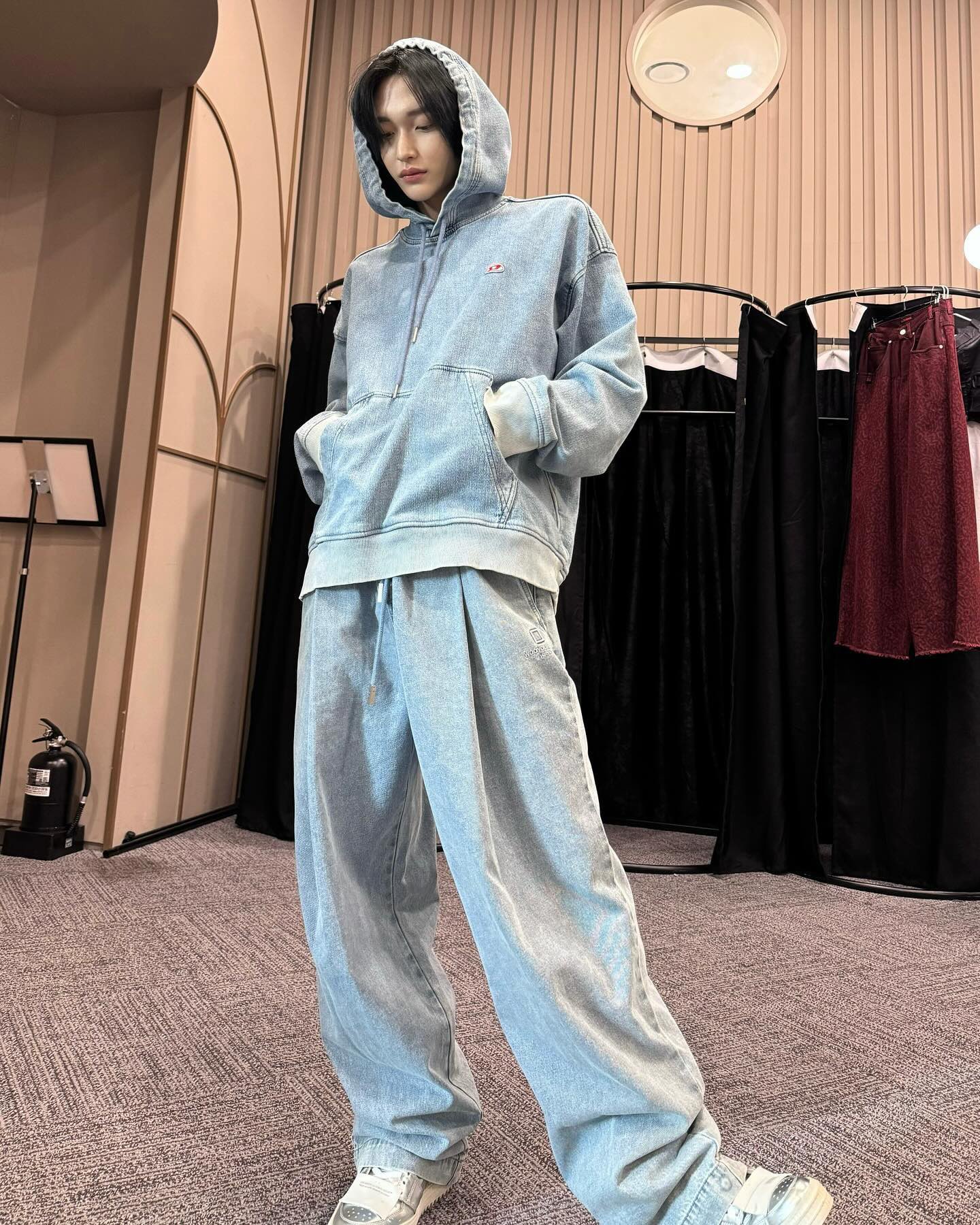 [잡담] 아니 얘들아 나 원빈이 셀카 지금봄 | 인스티즈