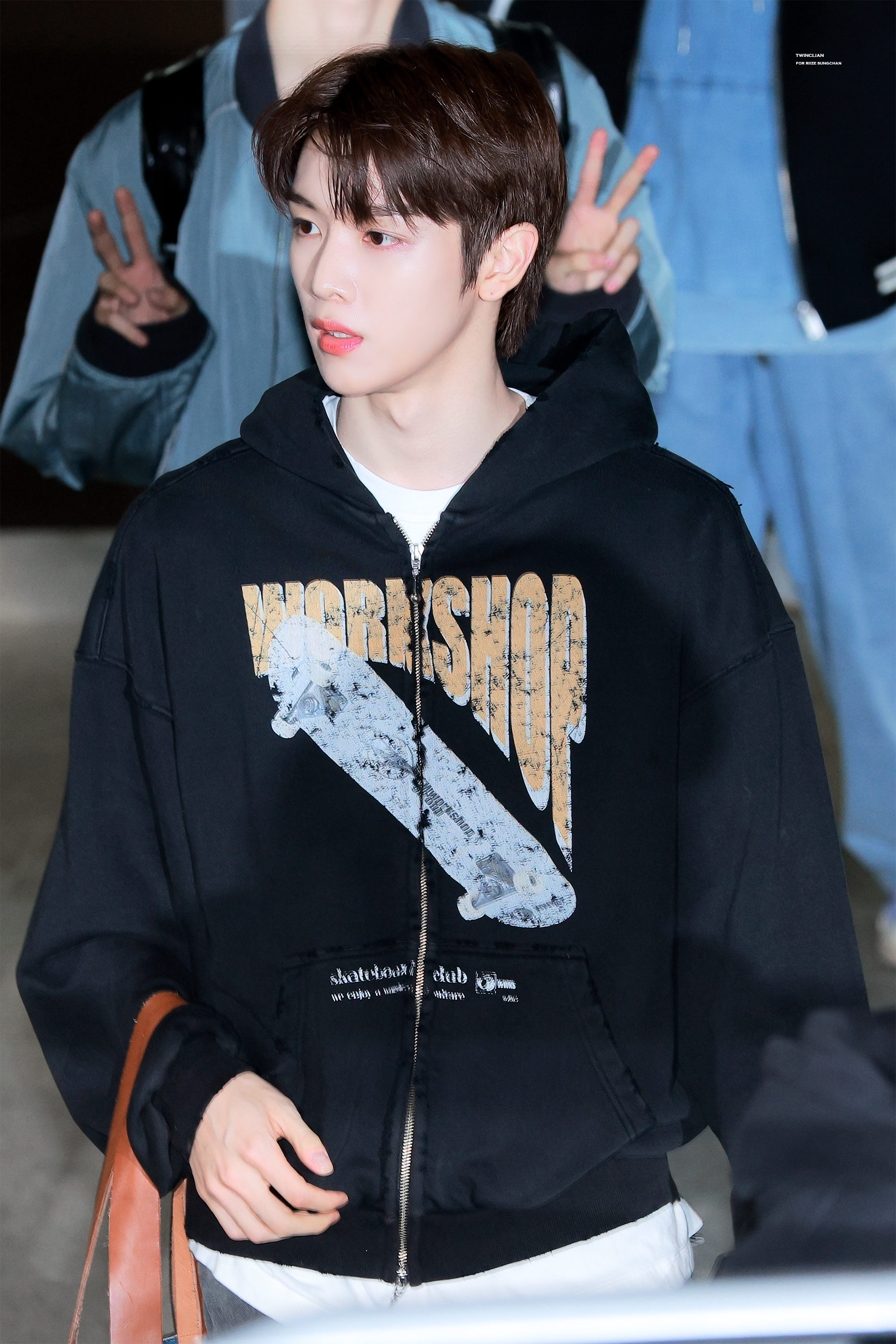 [잡담] 성찬이 퇴근길보고 잘생겼다하다가 | 인스티즈