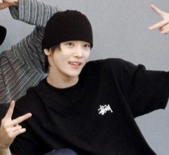 [잡담] 성찬이 진짜 하얘 | 인스티즈