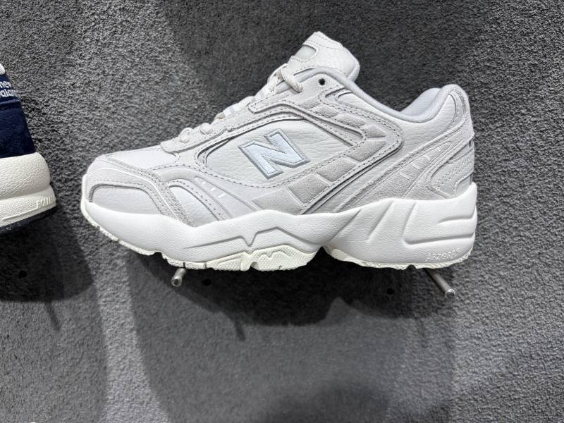 [잡담] 뉴발 운동홰 무슨 색 살지 골라줘!!!!!!! | 인스티즈