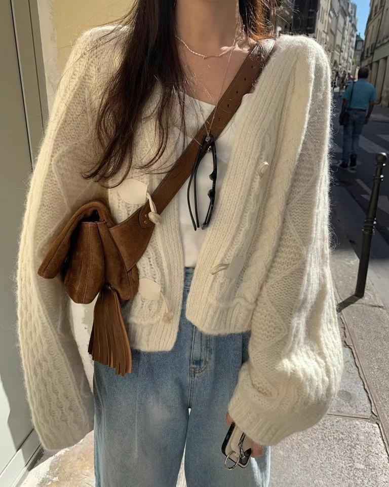 [잡담] 가디건 색 골라줄사람!! 11그레이 22아이보리 | 인스티즈