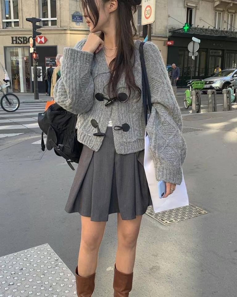 [잡담] 가디건 색 골라줄사람!! 11그레이 22아이보리 | 인스티즈