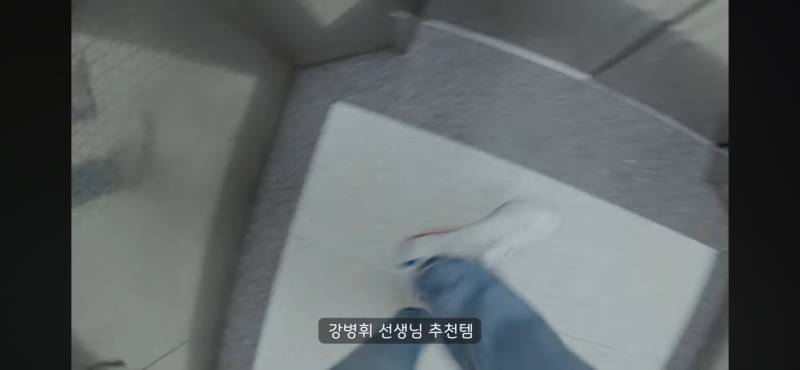 [잡담] 혹시 이 신발 뭔지아는 사람 ㅜㅜ 언코리인지 오츠니카타이거인지 | 인스티즈