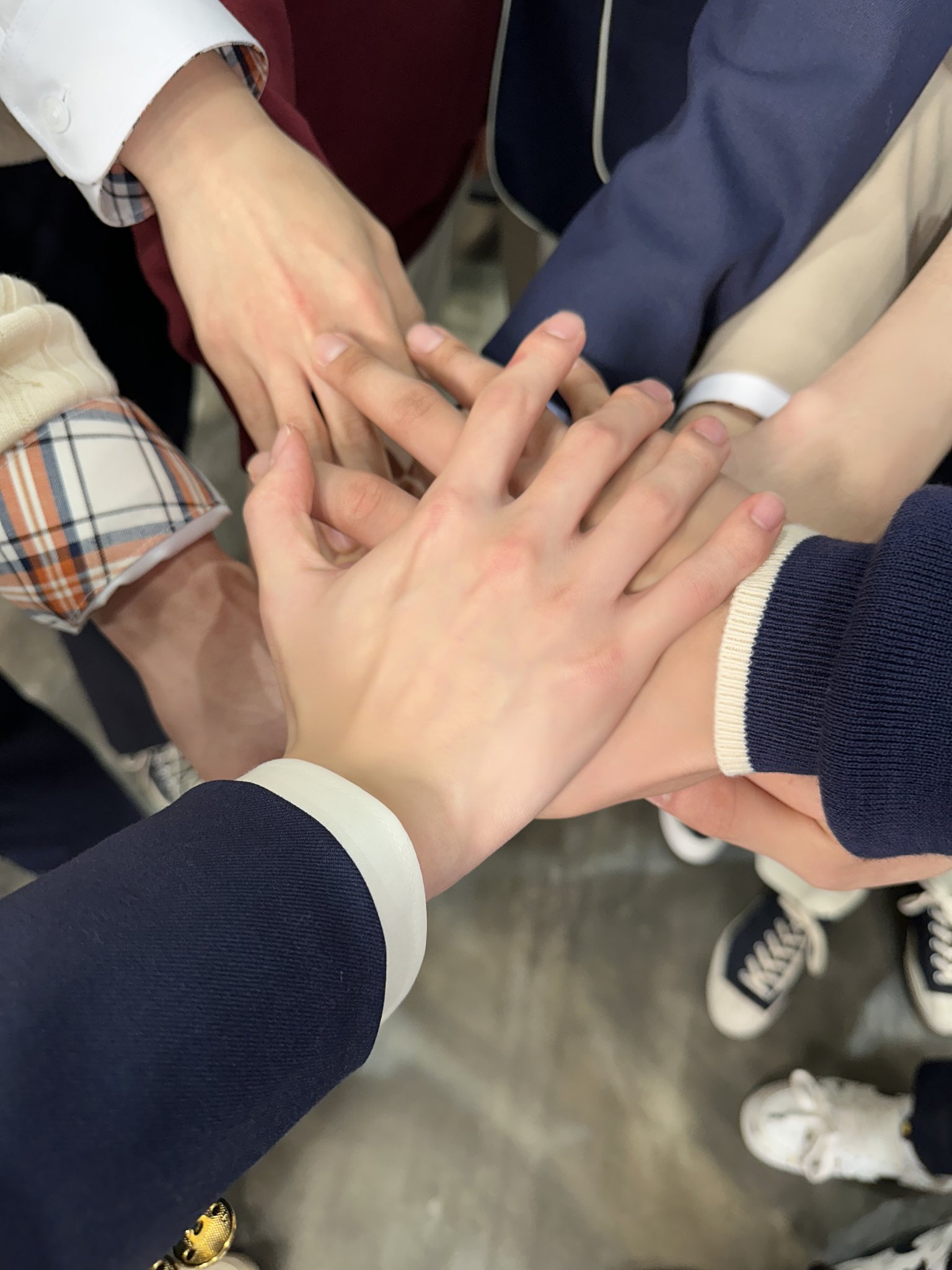 [잡담] 제베원 위에 손 누구야? | 인스티즈