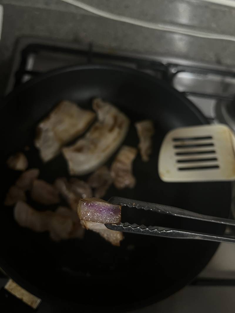 [잡담] 고기 굽는데 이거 무ㅜ야?ㅜ | 인스티즈