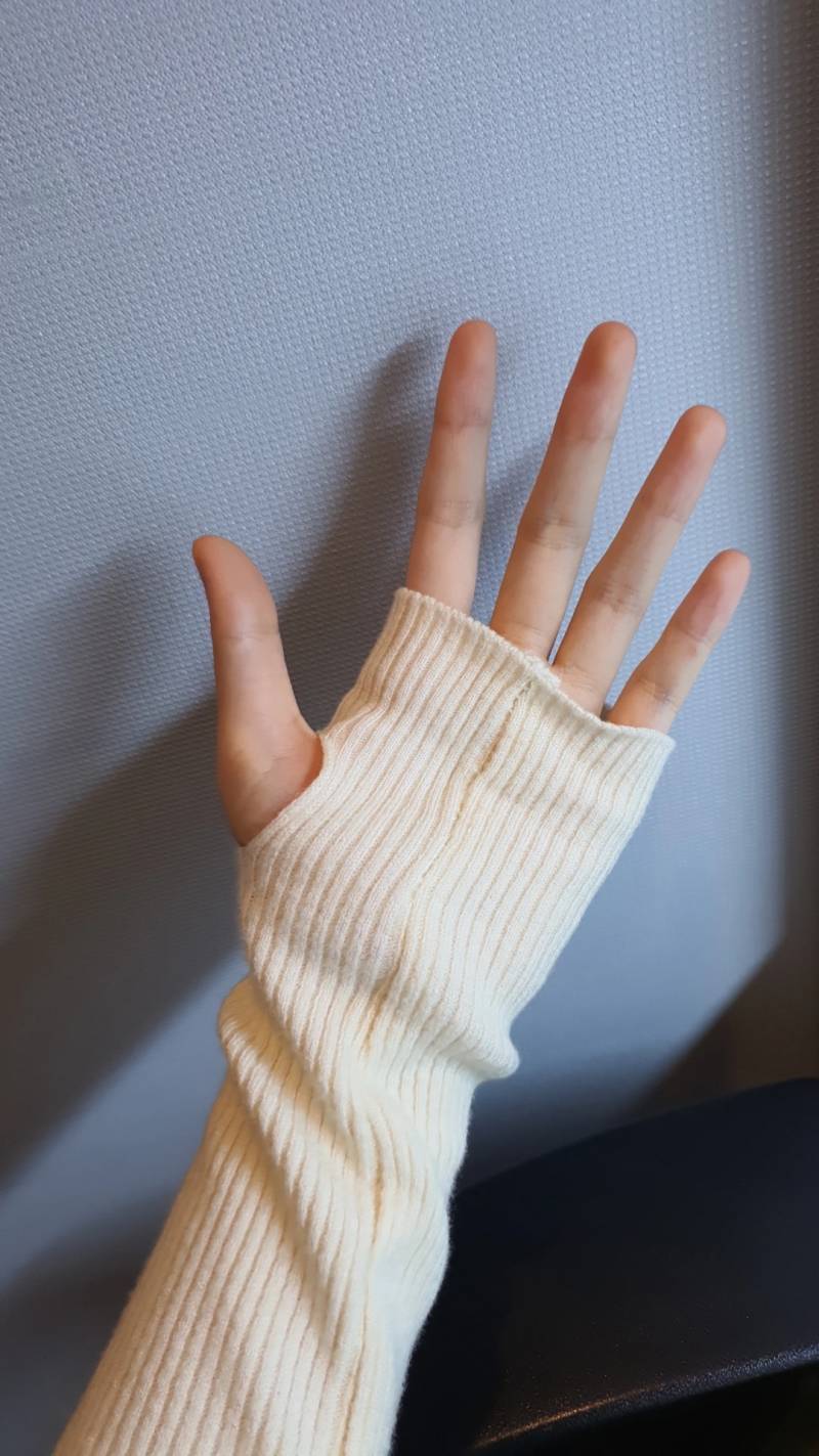 [잡담] 이런 상의 불편하다... | 인스티즈