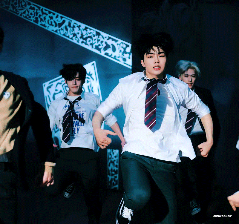 [잡담] 교복입고 인가엔딩 오늘 박건욱이다 하ㅠㅠㅠㅠ | 인스티즈