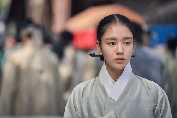 안은진, 왜 요즘 '동급 최강'이라 불릴까? | 인스티즈