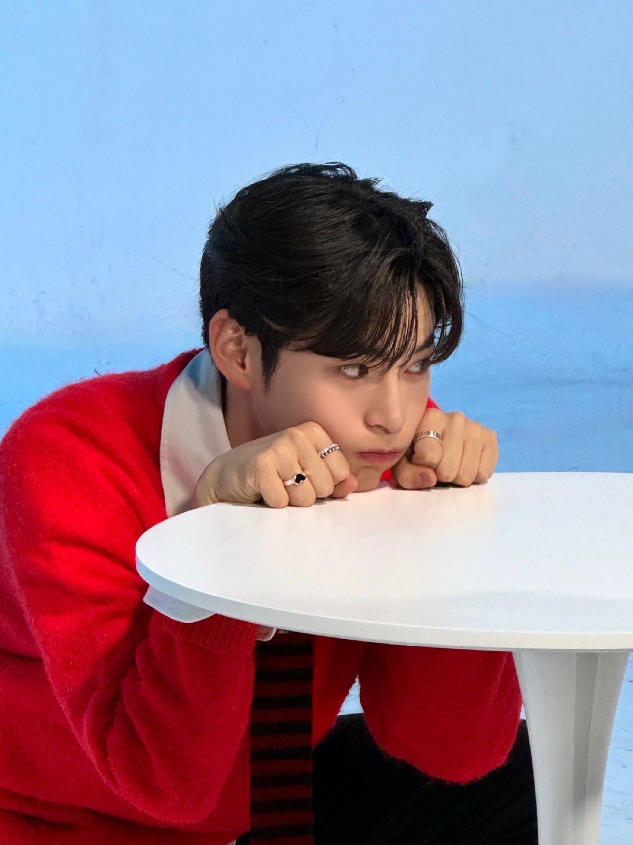 [잡담] 성한빈 팬인데 엠카 엠씨 진짜 너무 좋아.. | 인스티즈