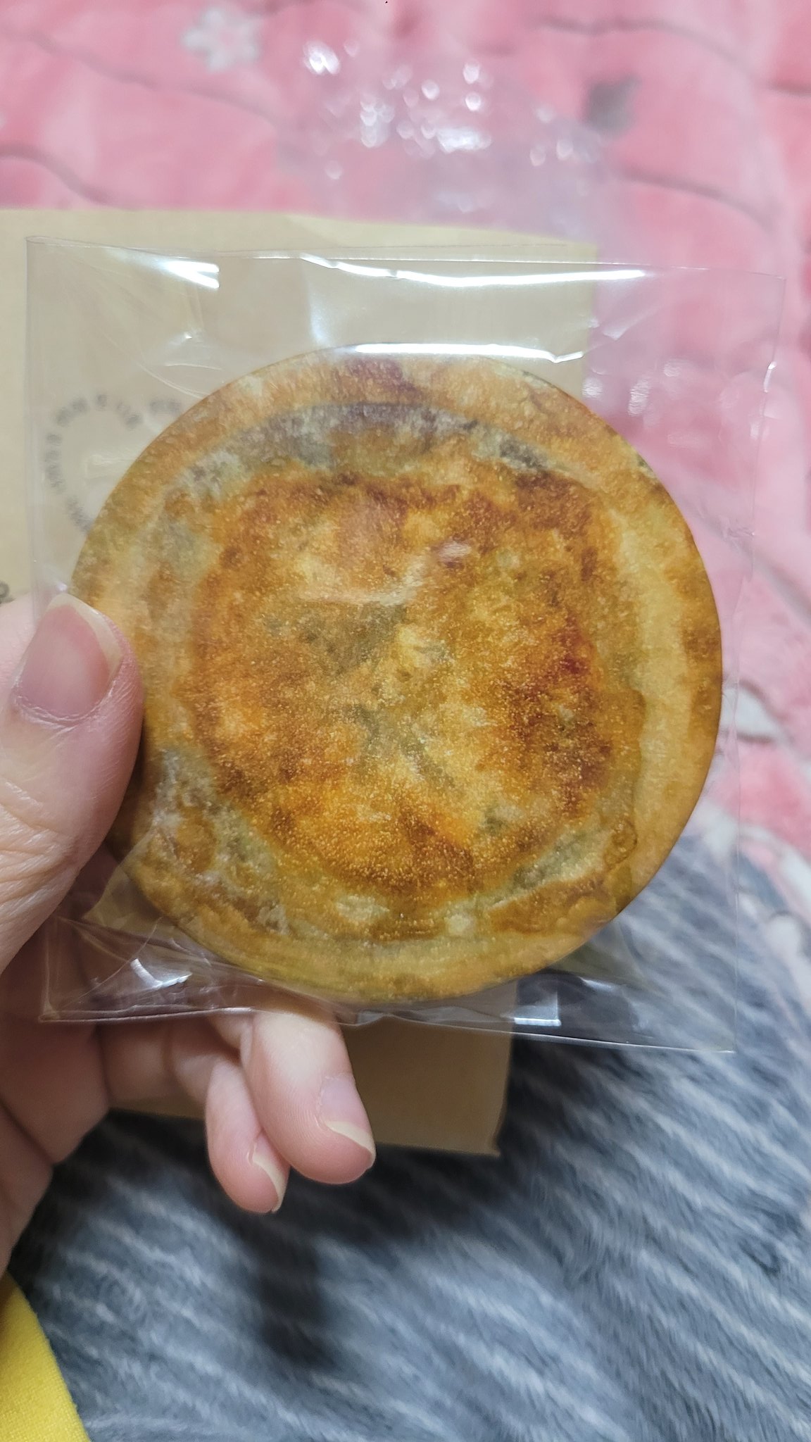 [정보/소식] 너무 리얼하게 만들어서 킹받는다는 이동욱 시즌그리팅 호떡거울 실사.jpg | 인스티즈